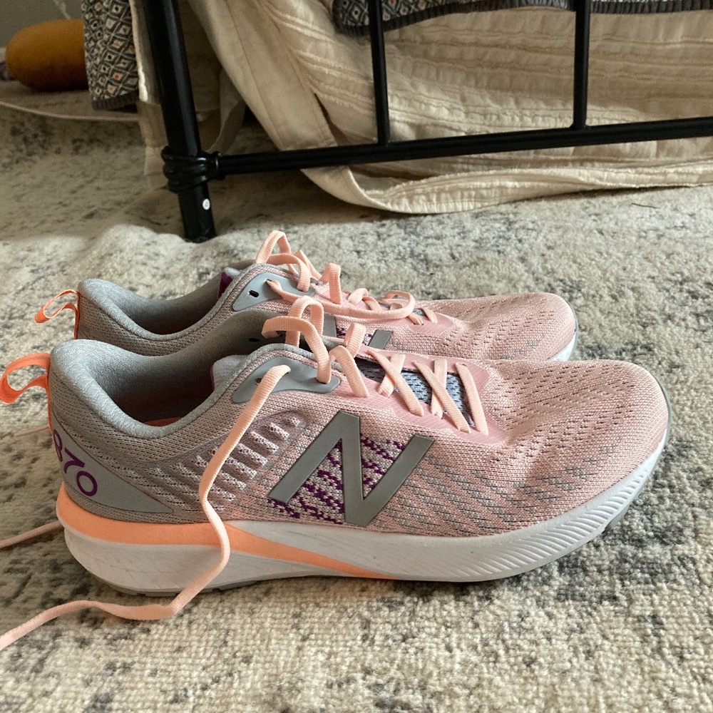 New Balance 870